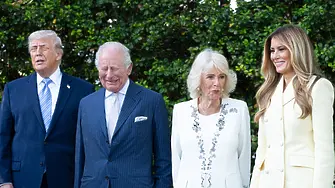 Чай, сладкиши, краставички и целувки: Как започна визитата на крал Чарлз Трети в САЩ