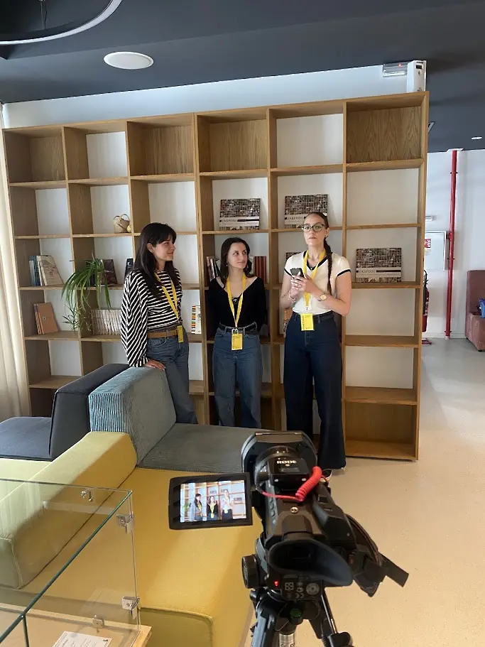 Проектът „По стъпките на майсторите“ в музей „Етър“ събира млади творци, традиции и съвременно изкуство