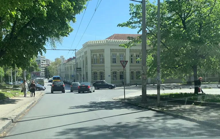 От 28 април! Ограничава се движението по улиците „Вардар“ и „Петко Каравелов“ заради текущи ремонти