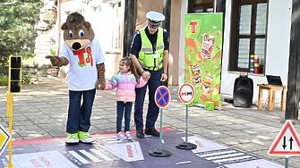 Пет детски градини от Пловдив се включват в образователната кампания „Пресичам безопасно с TEDI“ 