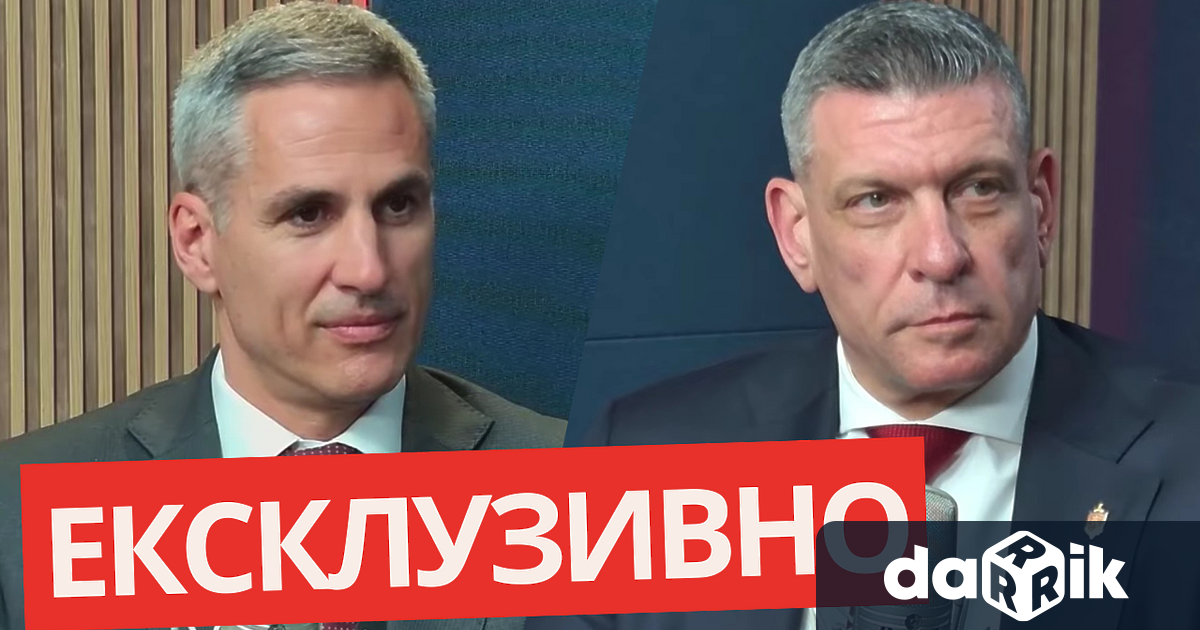 Служебният министър председател Андрей Гюров и изпълняващият длъжността главен секретар на