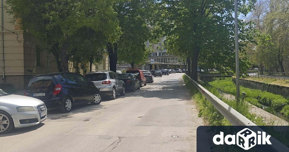 Временно ограничение на движението по улиците Вардар и Петко Каравелов