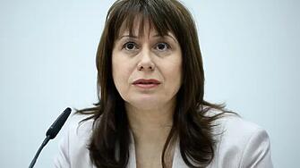 За измами с употребявани автомобили, внос от чужбина, предупреди омбудсманът Велислава Делчева
