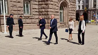 Представители на ГЕРБ – СДС пристигнаха в президентството за консултации с президента