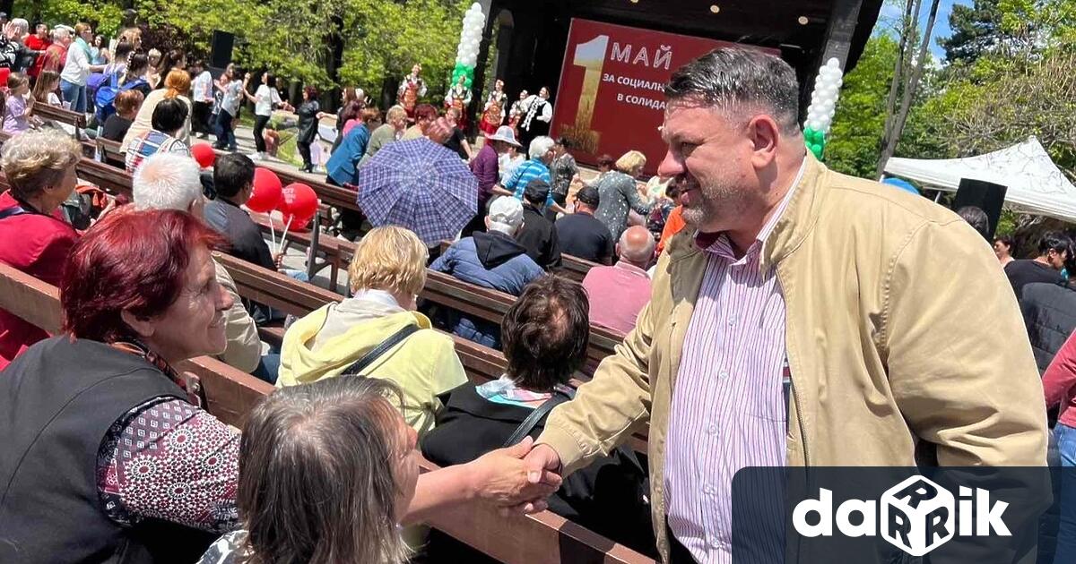 По традиция от БСП отбелязват Деня на труда с шествие