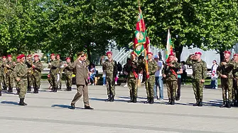 Военен клуб-Плевен и военно-патриотичните съюзи в Плевен уважиха празника на Българската армия/СНИМКИ/