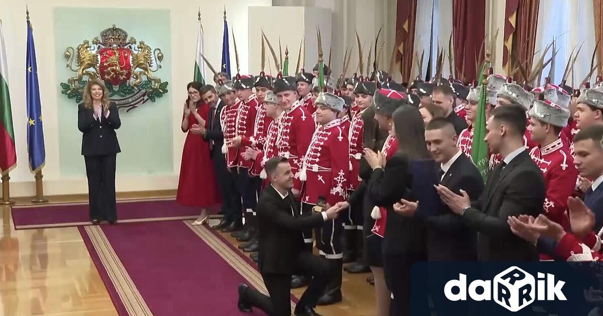 В празничната атмосфера на Деня на храбростта след официалните слова