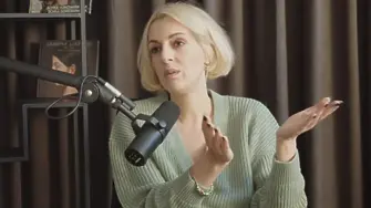Яна Борисова - За думите на хартия, за сцена и в живота