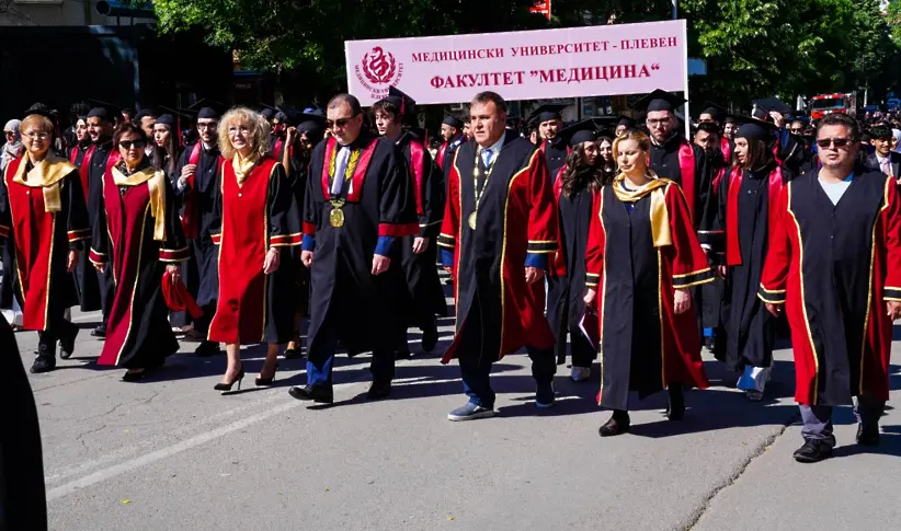 Медицински университет – Плевен дипломира тържествено Випуск 2026 чуждестранни лекари