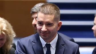 Слави Василев: Копринков работи като слон, какъвто е стандартът при Радев!