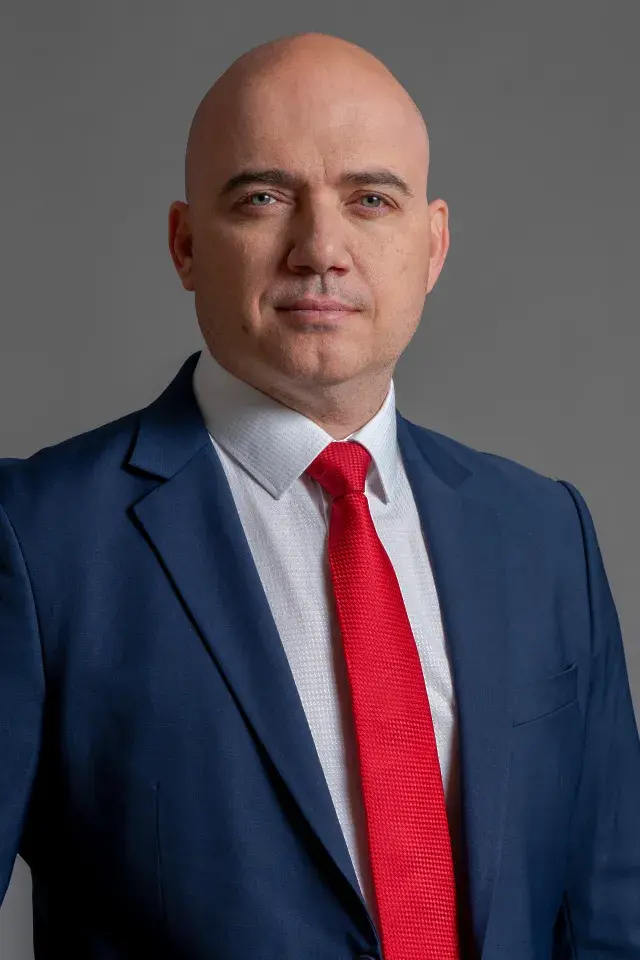 Официално: Румен Радев е новият премиер на България! Ясен е пълният състав на Министерски съвет
