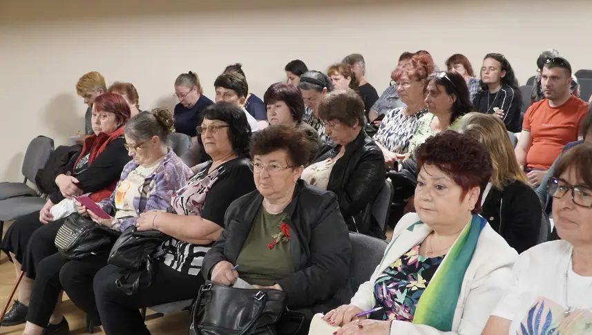 Семинар, свързан с преминаване към евро в библиотечната документация в РБ „Христо Смирненски“