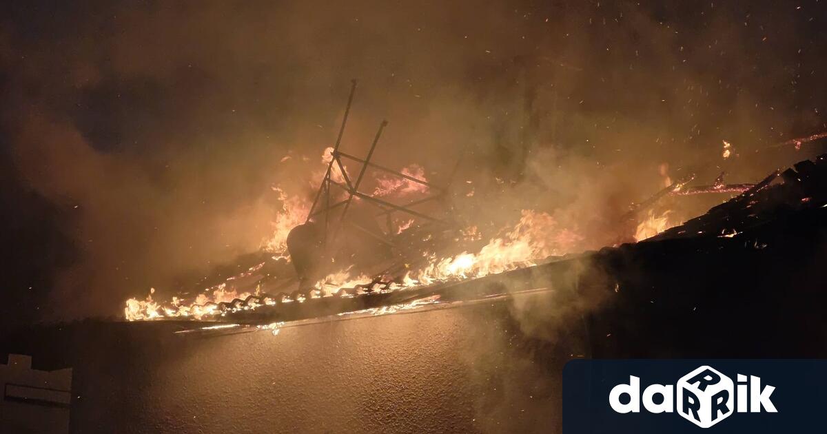Природно бедствие в района на Мъглиж Мълния подпали и изпепели