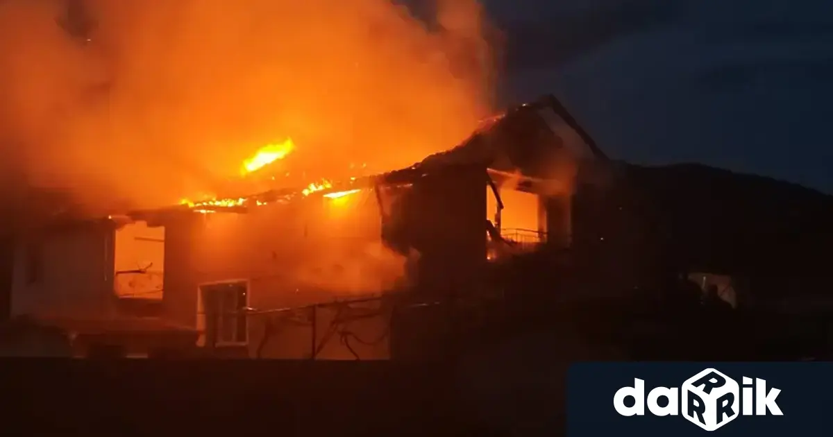 Силна буря и градушка нанесоха сериозни щети в района на