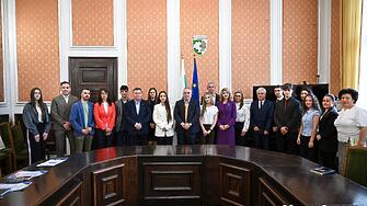 Сливенски младежи временно поеха управлението на Общината и местния парламент