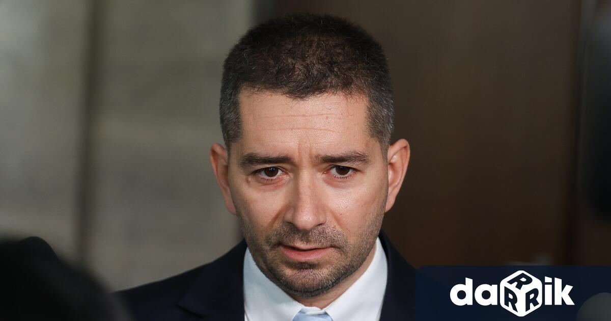 В стремежа си да изпълним със съдържание Народното събрание ние