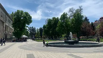В неделя сутринта в централната част на Дунавската равнина ще бъде облачно, на места с превалявания