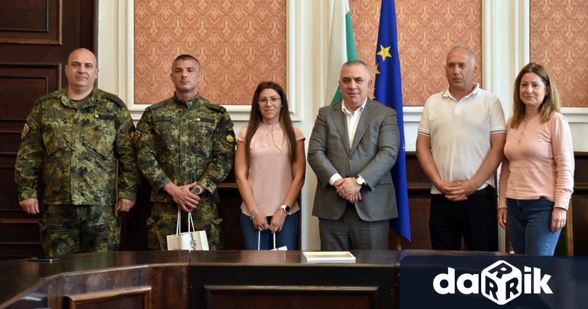 Двама от победителите и рекордьори в традиционните Юнашки игри“, които
