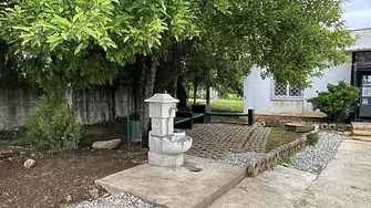 Активна подготовка на гробищните паркове за Черешова задушница