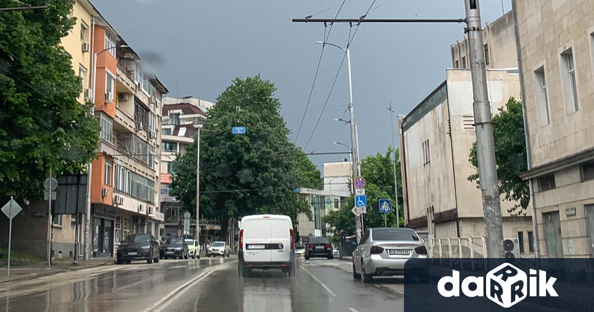 В неделя ще преобладава облачно време с валежи от дъжд