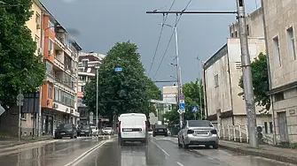 В неделя ще преобладава облачно време с валежи от дъжд
