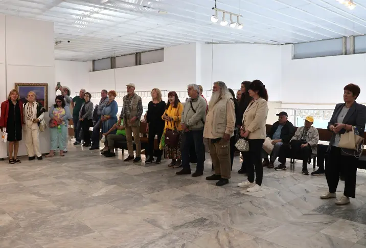 Изложба с живопис на Николай Дабов представя Плевен по повод 90-годишнината на художника
