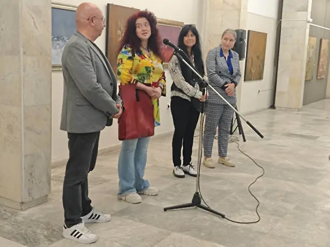 Изложба с живопис на Николай Дабов представя Плевен по повод 90-годишнината на художника