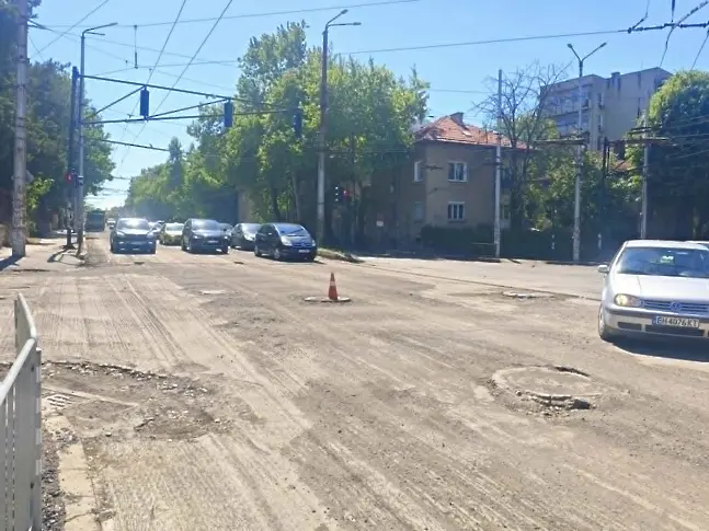 Ремонтират участък по бул. „Георги Кочев“, продължава работата и по кръстовището с бул. „Хр. Ботев“