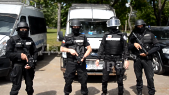 Жандармеристи танцуват „Бангаранга“ (ВИДЕО)
