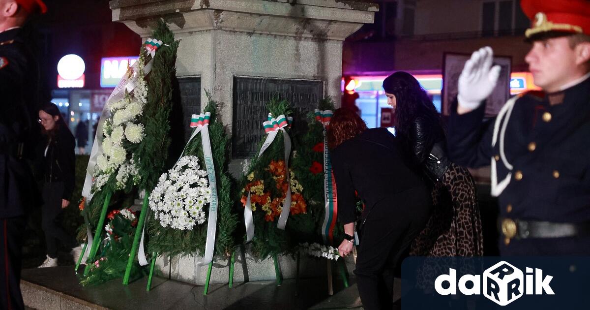 С внушителен военен ритуал и тържествена заря проверка на