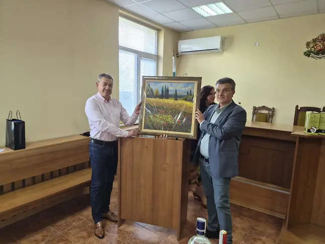  В ОС-Плевен: „ Личен почетен знак първа степен – златен “ връчиха ба арбитър Румен Лазаров 