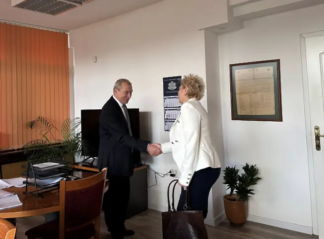  Областният шеф организира работна среща, отдадена на идни просветителни конгреси 