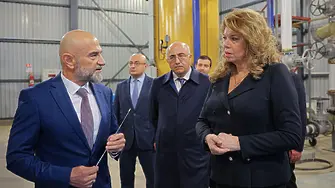 Президентът Йотова посети завод край Баку, изграден с изцяло българска инвестиция