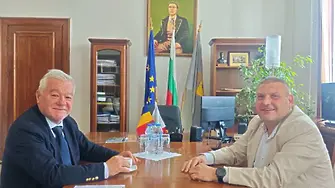 Кметът д-р Валентин Христов посрещна в Плевен консула на Румъния в България Николае-Дан Константин