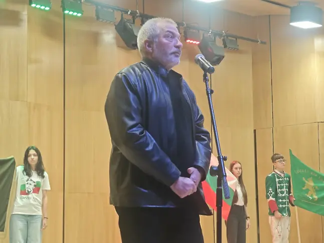  Проф. Атанас Семов и проф. Пламен Митев със среща-разговор в Плевен на тематика „ 150 години Априлско въстание в историческата ни памет “ 