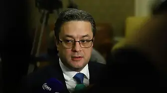 Тома Биков: Новите правила рискуват да превърнат парламента в гумен печат на Радев