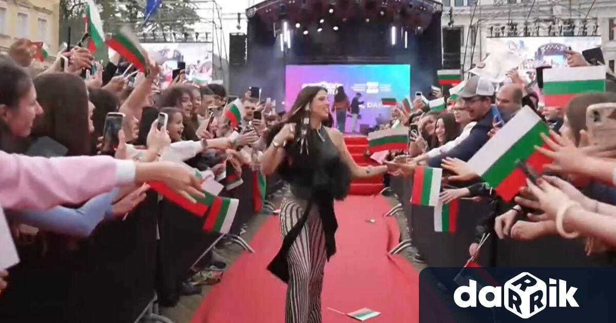 България официалнопосрещаDARA победителят в 70 ото издание на Евровизия Столичната община