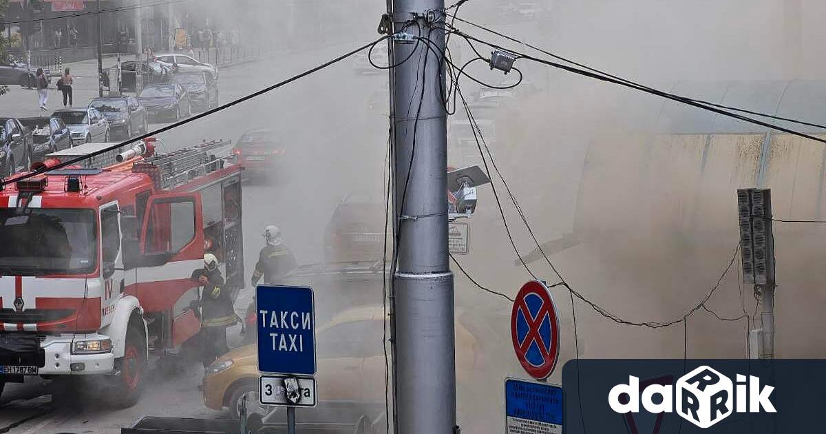 Екип огнеборци потуши пожар в НОН СТОП в центъра на Плевен