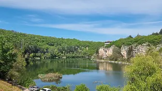 След нощно къпане: Жена е спасена от язовир в плевенския парк „Кайлъка“