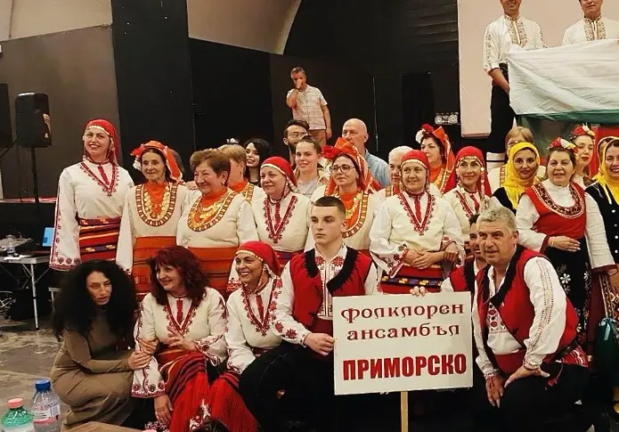 Фолклорен ансамбъл „Приморско“ отбелязва 25-годишен юбилей с празничен концерт под звездите