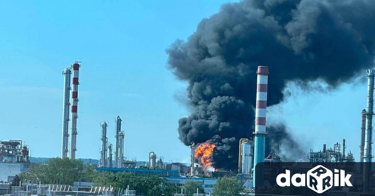 Най малко един човек загина и няколко души бяха сериозно ранени