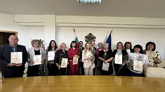 11 педагогически специалисти от област Плевен бяха удостоени с грамота „Неофит Рилски“