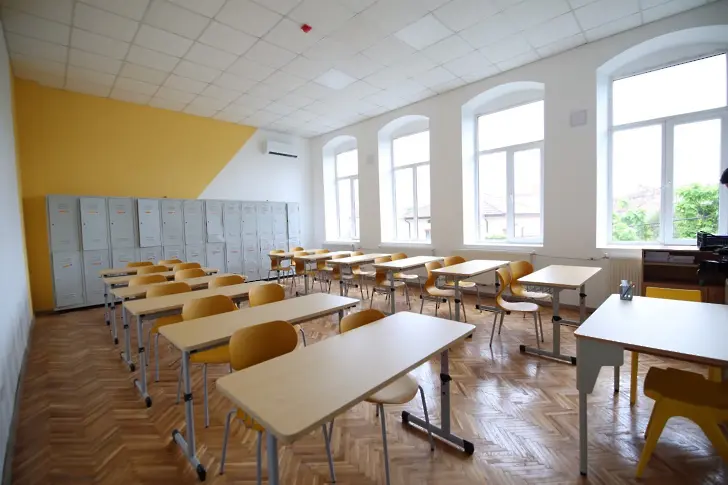 С нов облик и STEM център откриха обновеното средно училище "Васил Левски" в Севлиево