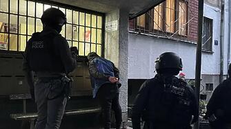 Прокурорският син влиза в затвора, за да излежи присъдата си