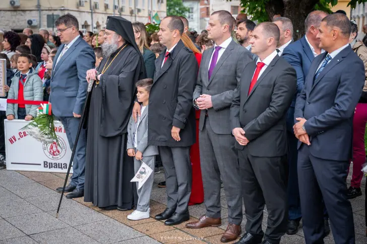 Във Враца празичният ден 24 май започна с Парад на буквите