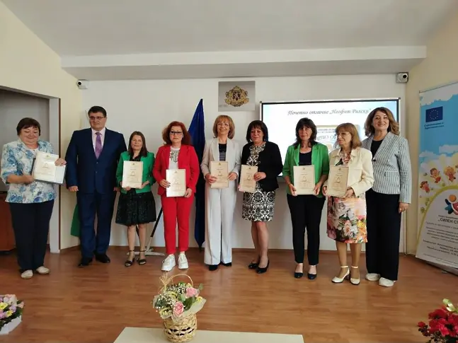 Регионалното управление на образованието – Враца връчи националните отличия „Неофит Рилски“ и годишните регионални награди