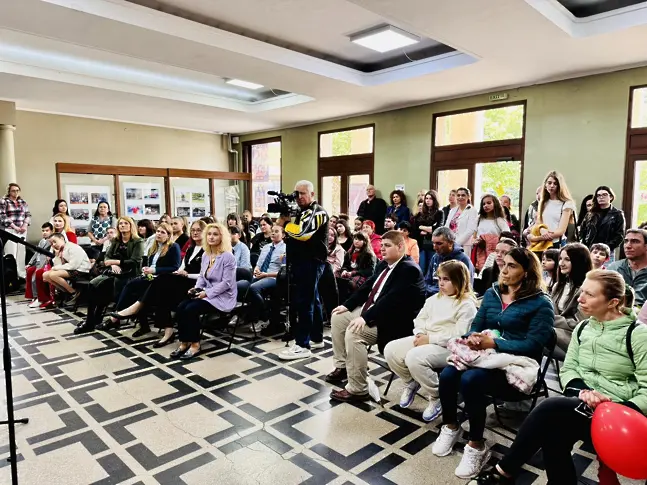 Наградиха участници в литературен конкурс