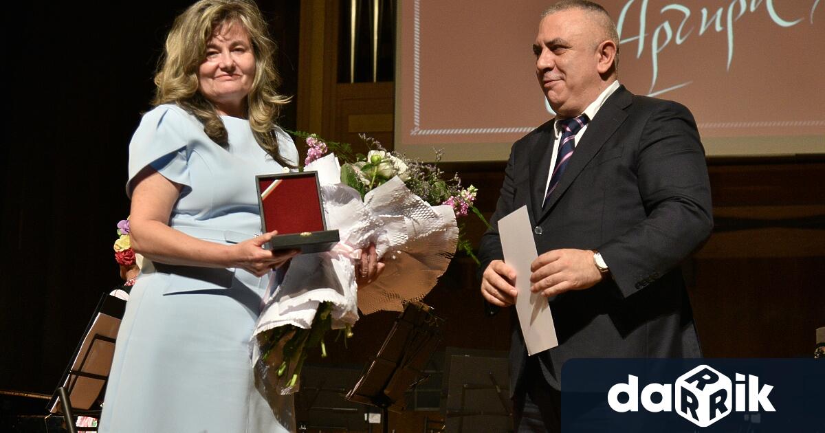 Дълбоко символична е връзката на наградата на името на Аргира