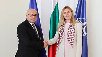 Външният министър Петрова обсъди с посланика на Азербайджан разширяването на двустранното сътрудничество