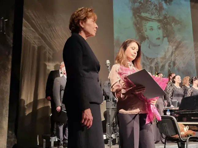 С пълна зала и солисти от световни сцени Плевен чества 85-ата годишнина от рождението на оперната прима Гена Димитрова